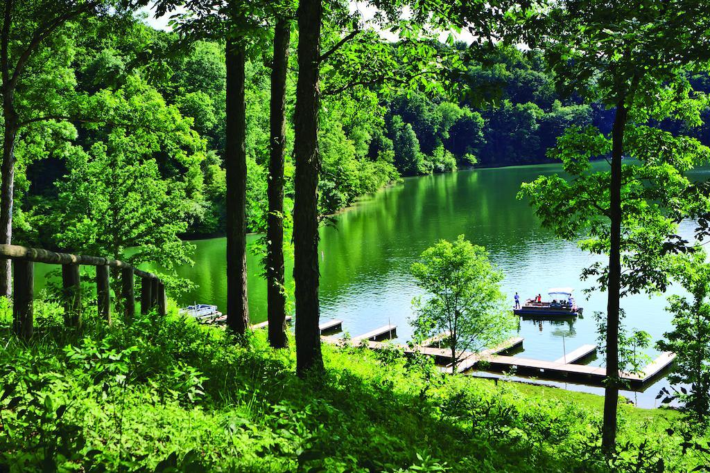 Burr Oak Lodge And Conference Center Glouster Exteriér fotografie