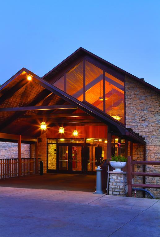 Burr Oak Lodge And Conference Center Glouster Exteriér fotografie